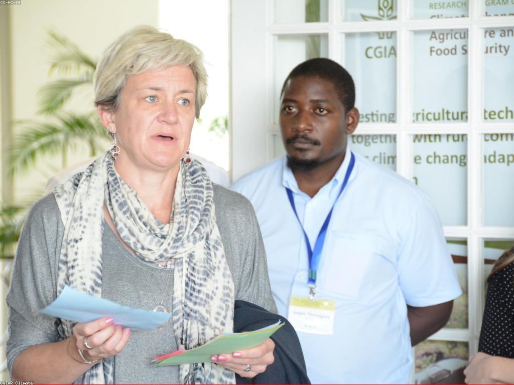 ឥទ្ធិពលនៃព័ត៌មានបច្ចុប្បន្នលើមនុស្ស